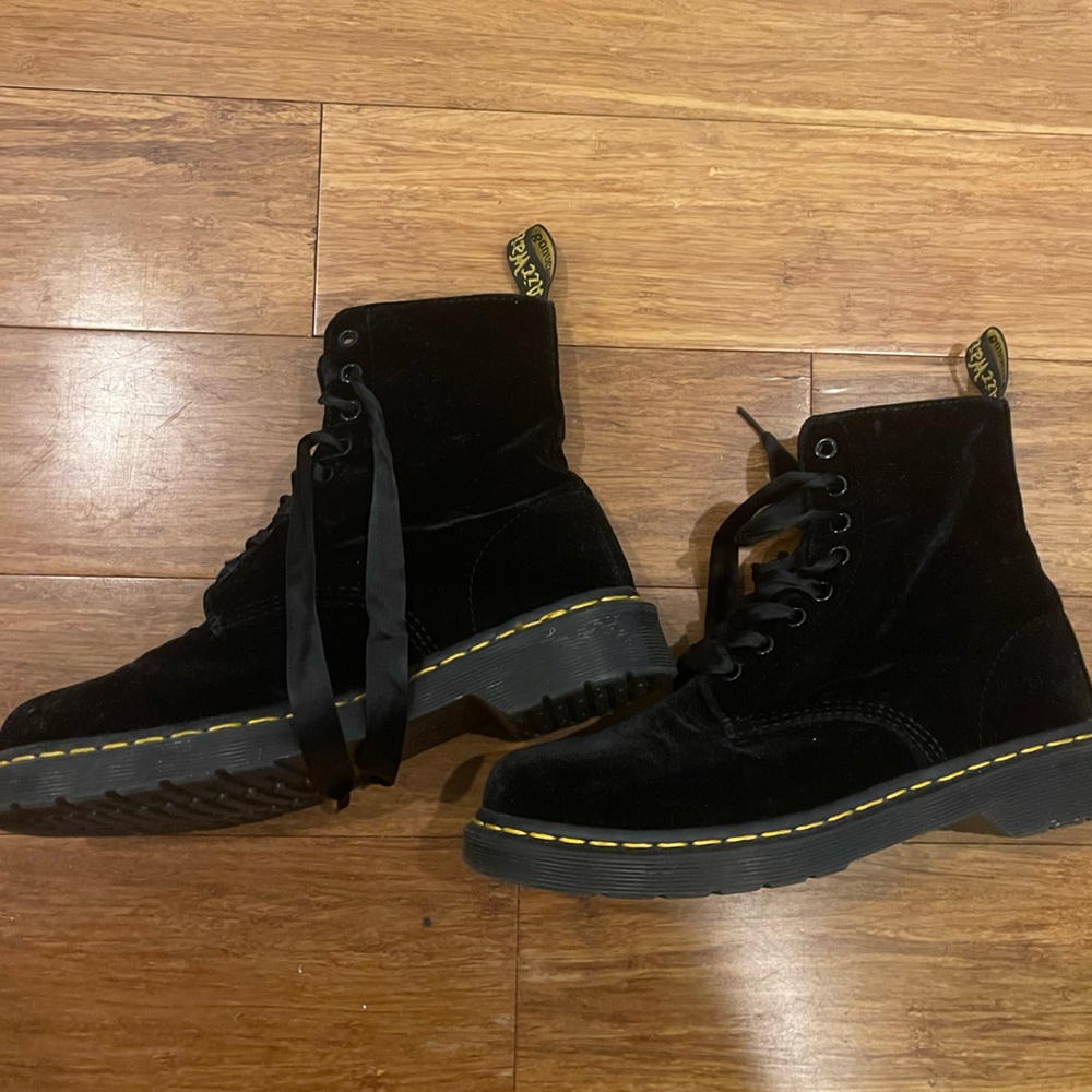 Dr marten velvet boots - size 7
